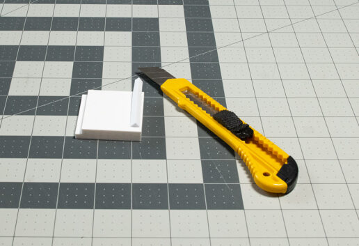 Small tool to cut foam on diagonal